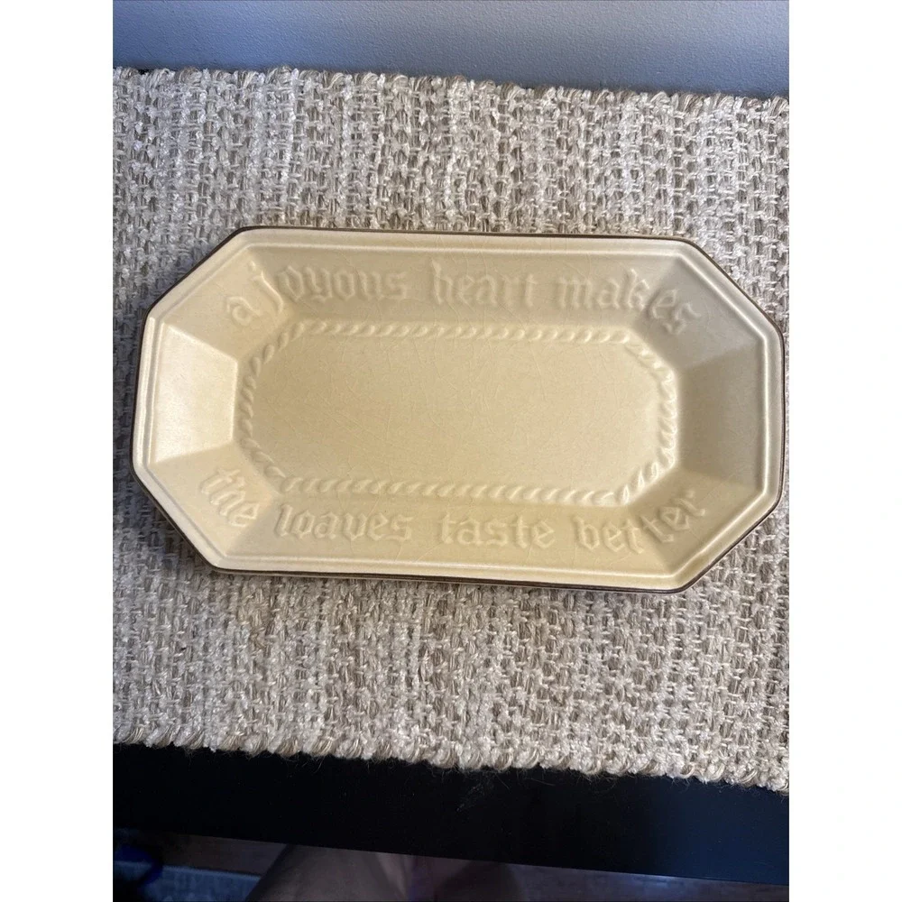 Pfaltzgraff Village Bread Loaf Plate A Joyous Heart Makes The Loaves Taste Bet